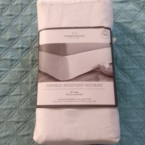Twin bedskirt, White, NIP